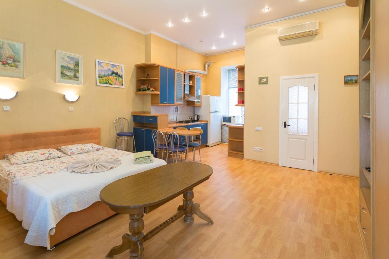 Central Area Apartments Kiev Esterno foto