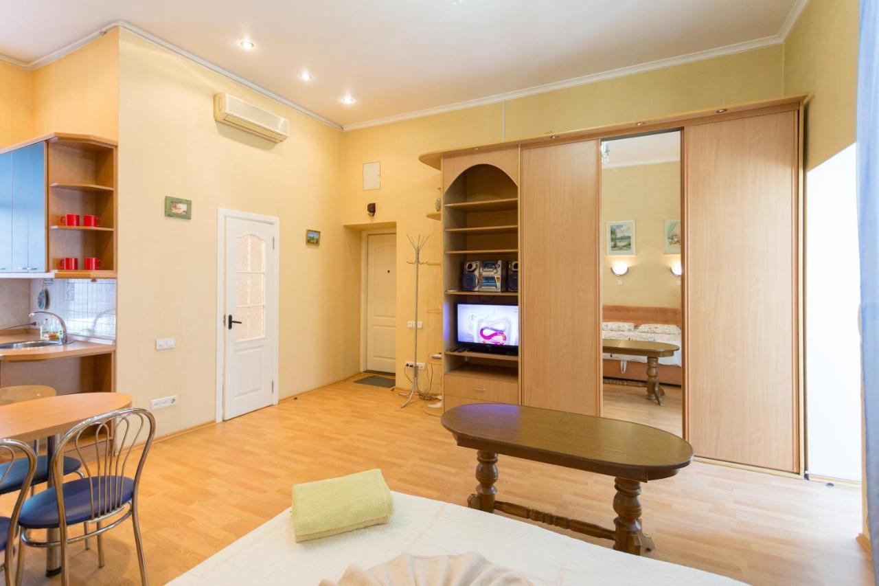 Central Area Apartments Kiev Esterno foto