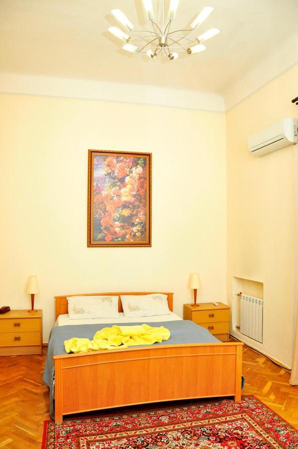 Central Area Apartments Kiev Esterno foto